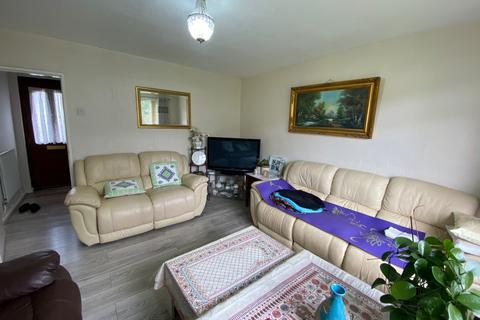 2 bedroom semi-detached house to rent, Frizlands Lane Dagenham RM10 7HL