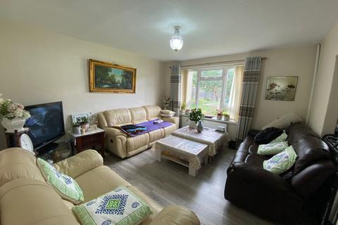 2 bedroom semi-detached house to rent, Frizlands Lane Dagenham RM10 7HL