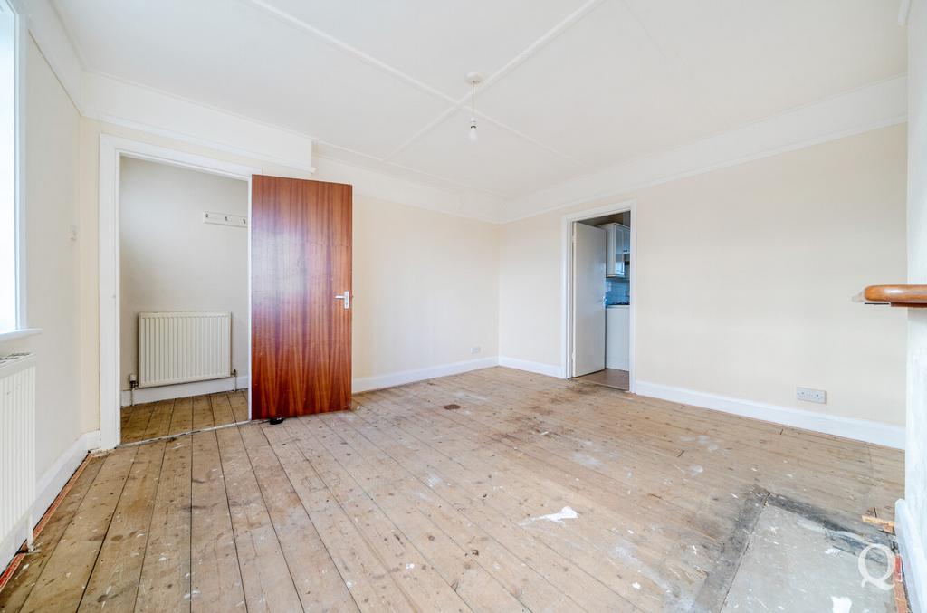 E7b9570d-b28a-401...