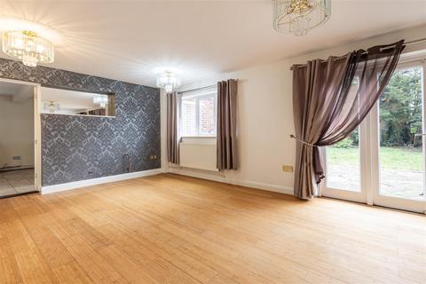 9 Hilly Field, Harlow, CM18 7HU