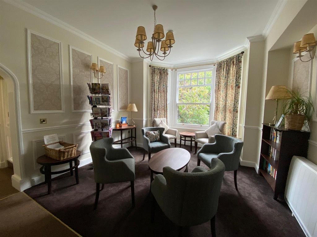 Residents Lounge.jpg