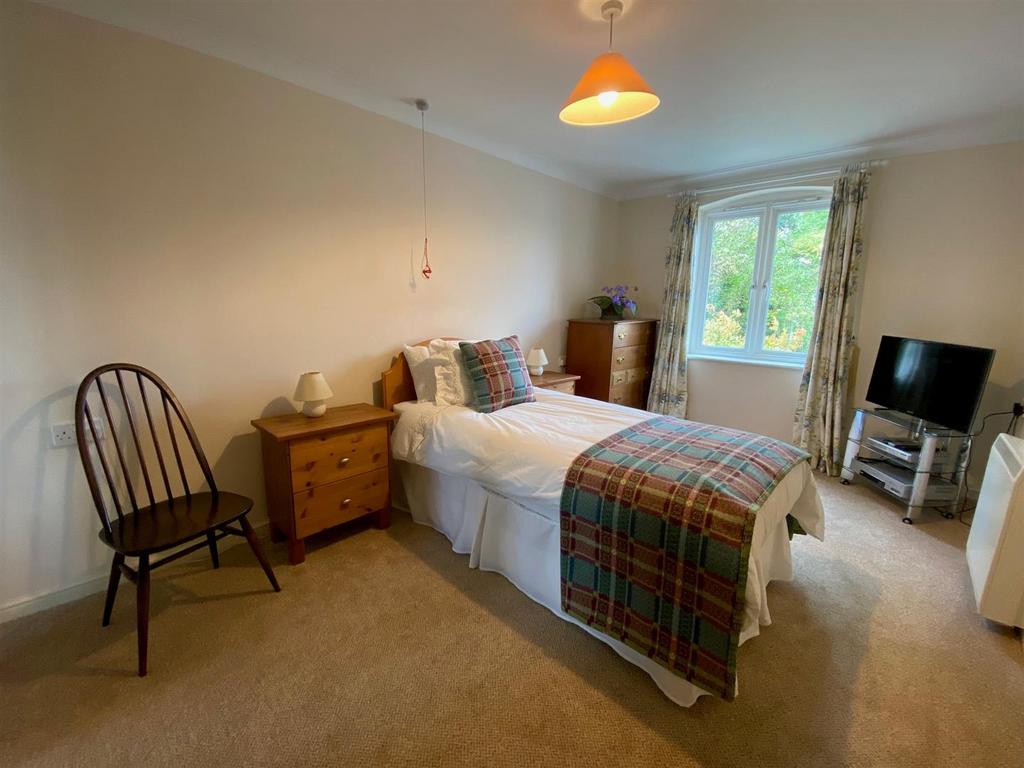 Bedroom One.jpg