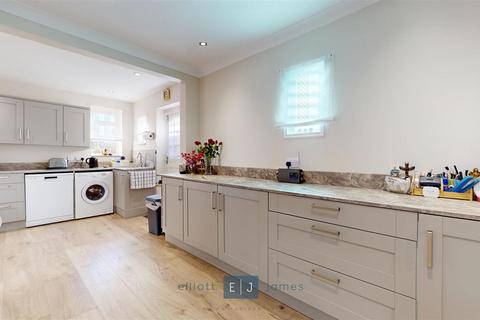 12 Forest Terrace, Chigwell, IG7 5BW