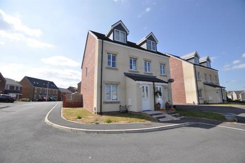 3 bedroom semi-detached house to rent, Maes Elen, Carmarthen