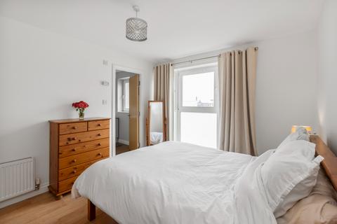 25/36 Brunswick Road, Edinburgh, EH7 5GY