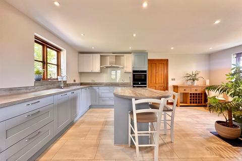 5 bedroom detached house for sale, Orpington Court, Tiverton EX16