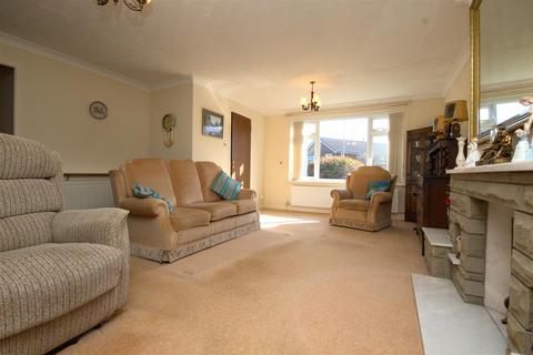 2 The Links, Featherstone, Pontefract, WF7 6NB