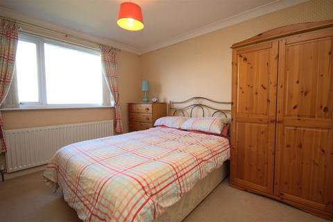 2 The Links, Featherstone, Pontefract, WF7 6NB