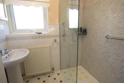2 The Links, Featherstone, Pontefract, WF7 6NB