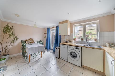 19 Chapel Walk, Coulsdon, CR5 1NZ