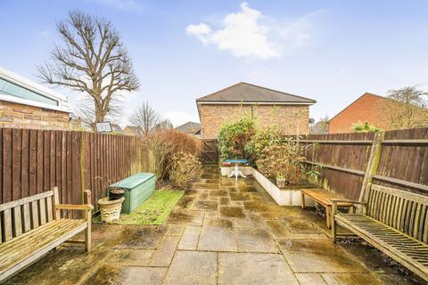 19 Chapel Walk, Coulsdon, CR5 1NZ