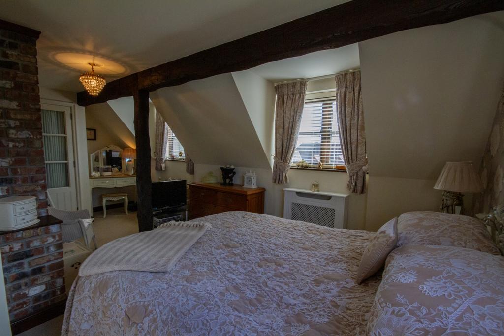 To Book A Viewing Call TPS Lostwithiel on 01208 87