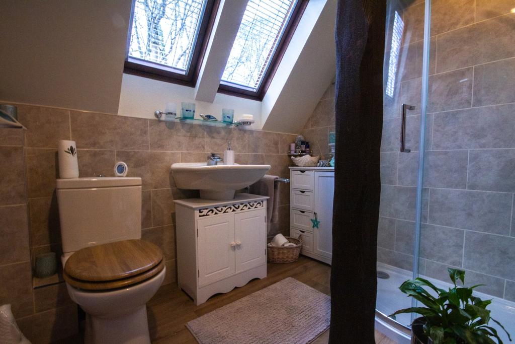 To Book A Viewing Call TPS Lostwithiel on 01208 87