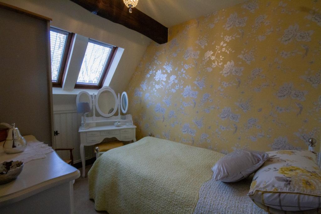To Book A Viewing Call TPS Lostwithiel on 01208 87