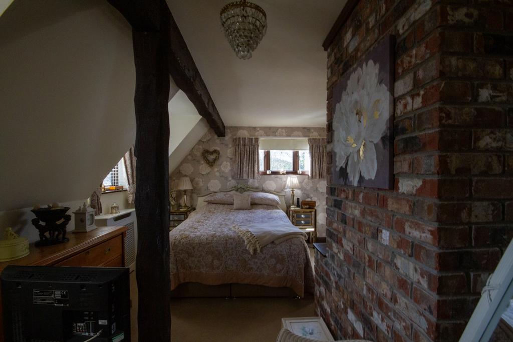 To Book A Viewing Call TPS Lostwithiel on 01208 87