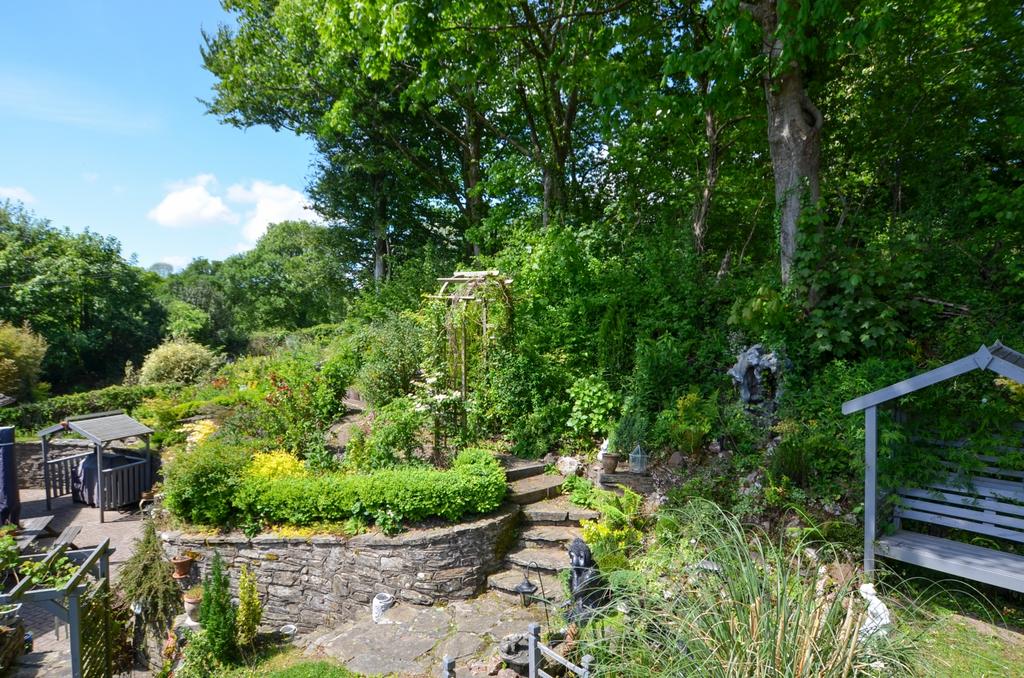 To Book A Viewing Call TPS Lostwithiel on 01208 87