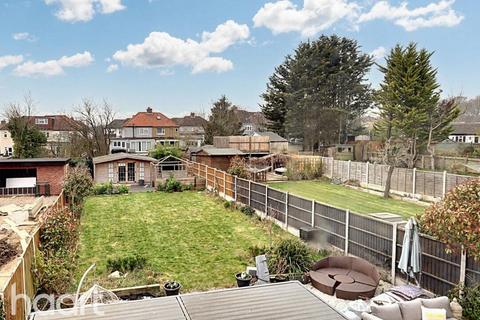 37 Woodstock Avenue, Romford, RM3 9NF