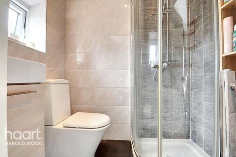 37 Woodstock Avenue, Romford, RM3 9NF
