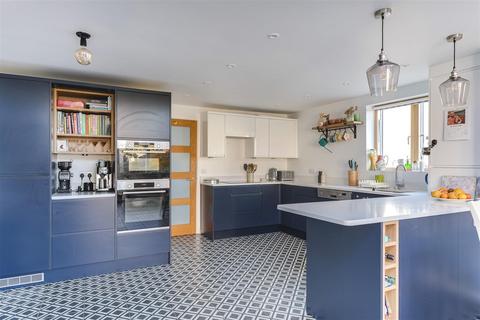 1 Bartlow Road, Linton, Cambridge, CB21 4LY