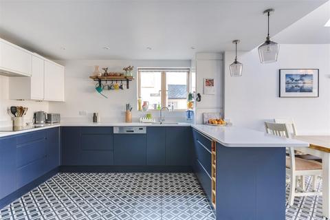 1 Bartlow Road, Linton, Cambridge, CB21 4LY