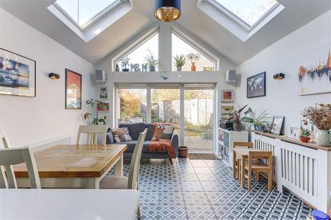 1 Bartlow Road, Linton, Cambridge, CB21 4LY