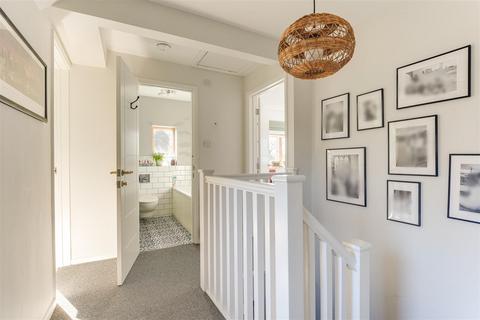 1 Bartlow Road, Linton, Cambridge, CB21 4LY