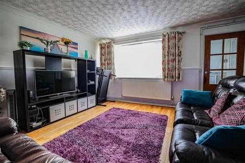5 Haddon Close, Hemel Hempstead, HP3 8NE