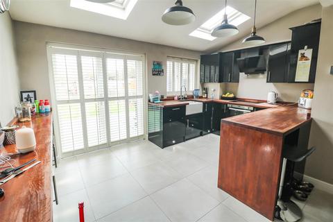 undefined, The Oxleys, Harlow