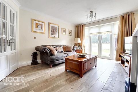 3, Hardy Court Penrith Road, Romford, RM3 9NS