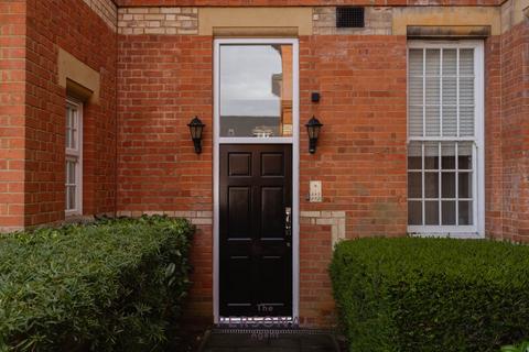 1 bedroom flat to rent, Hunter Court, Epsom
