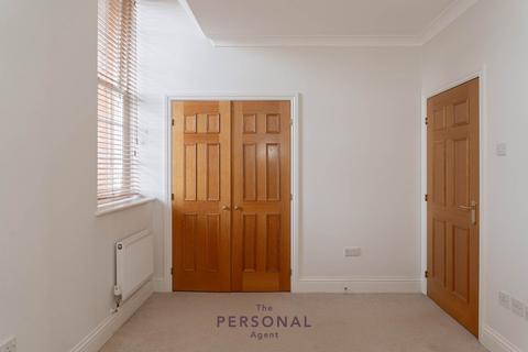 1 bedroom flat to rent, Hunter Court, Epsom