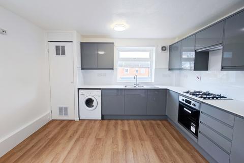 2 bedroom flat for sale, Gunner Lane, Woolwich, SE18