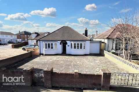 3 bedroom detached bungalow for sale, Straight Road, Harold Hill
