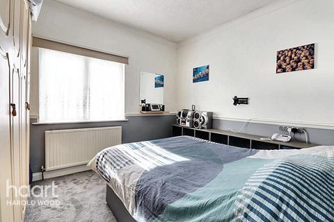 3 bedroom detached bungalow for sale, Straight Road, Harold Hill