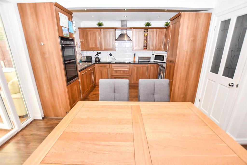 Kitchen diner
