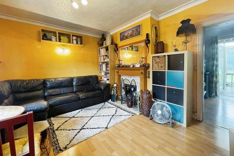 9 Leafield Crescent, Bradford, BD2 3SG