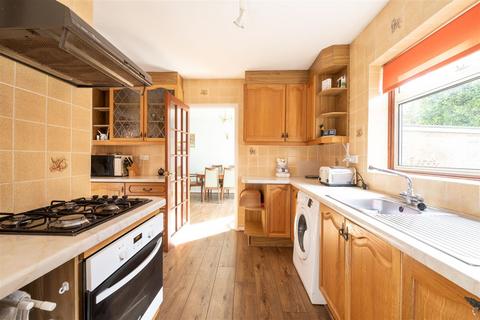 4 bedroom detached house for sale, The Paddock, Hitchin