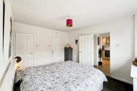 125 Bath Road, Willsbridge, Bristol, BS30 6ED