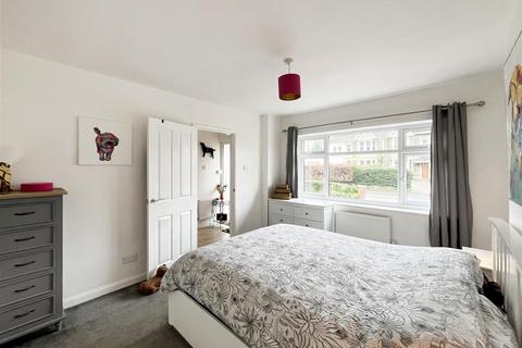 125 Bath Road, Willsbridge, Bristol, BS30 6ED