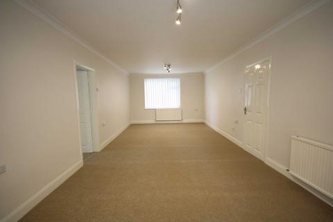 2 bedroom apartment to rent, Roe Green Avenue, Manchester M28