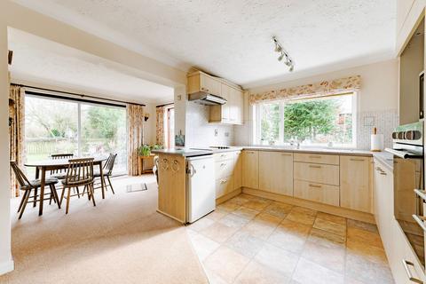 4 bedroom detached house for sale, Norwich Road, Norwich NR16