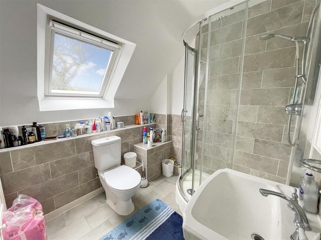 Bathroom.JPG