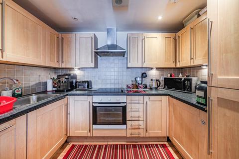 2 bedroom flat for sale, Cherington Road, Hanwell