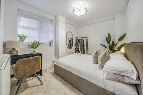 129 Stockwell Gardens, London, SW9 0SA