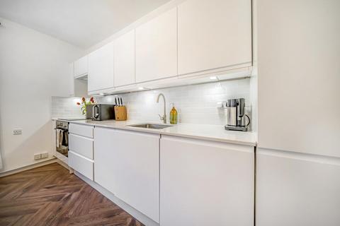 129 Stockwell Gardens, London, SW9 0SA