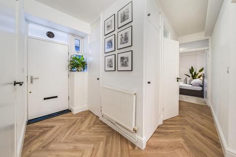 129 Stockwell Gardens, London, SW9 0SA