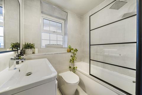 129 Stockwell Gardens, London, SW9 0SA