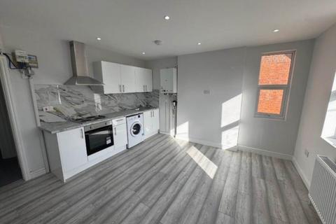 1 bedroom apartment to rent, Tilehurst Road, Reading