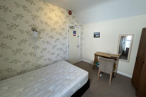 1 bedroom in a house share to rent, Oystermouth Rd, Swansea