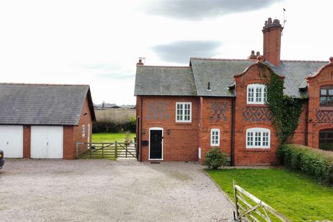 3 bedroom semi-detached house for sale, Welsh Road, Gorstella, Dodleston